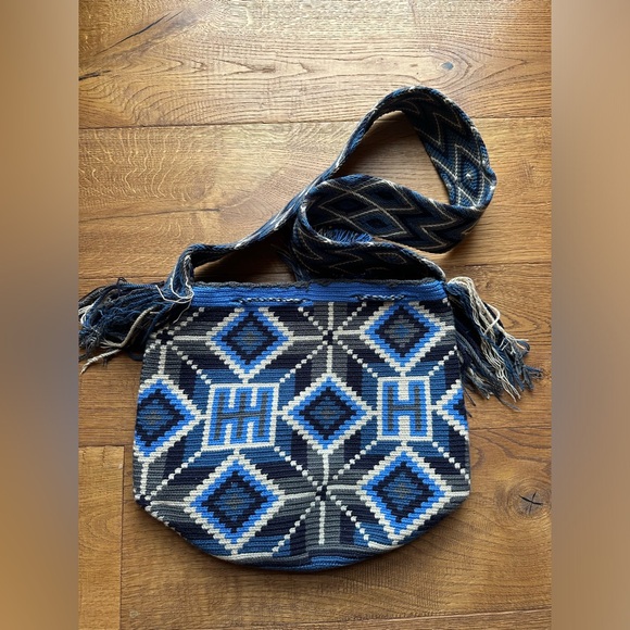 Wayuu Tribe Mochila Bag In Blue Tones And Grey Beautiful Multicolor - Picture 2 of 3